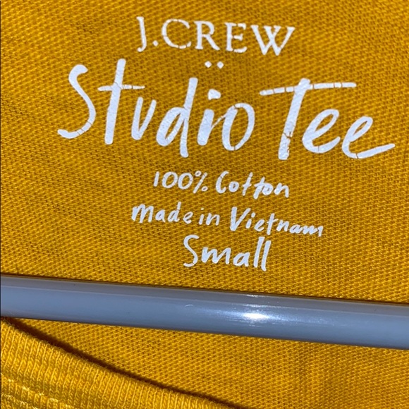 Basic yellow tee - Picture 2 of 3